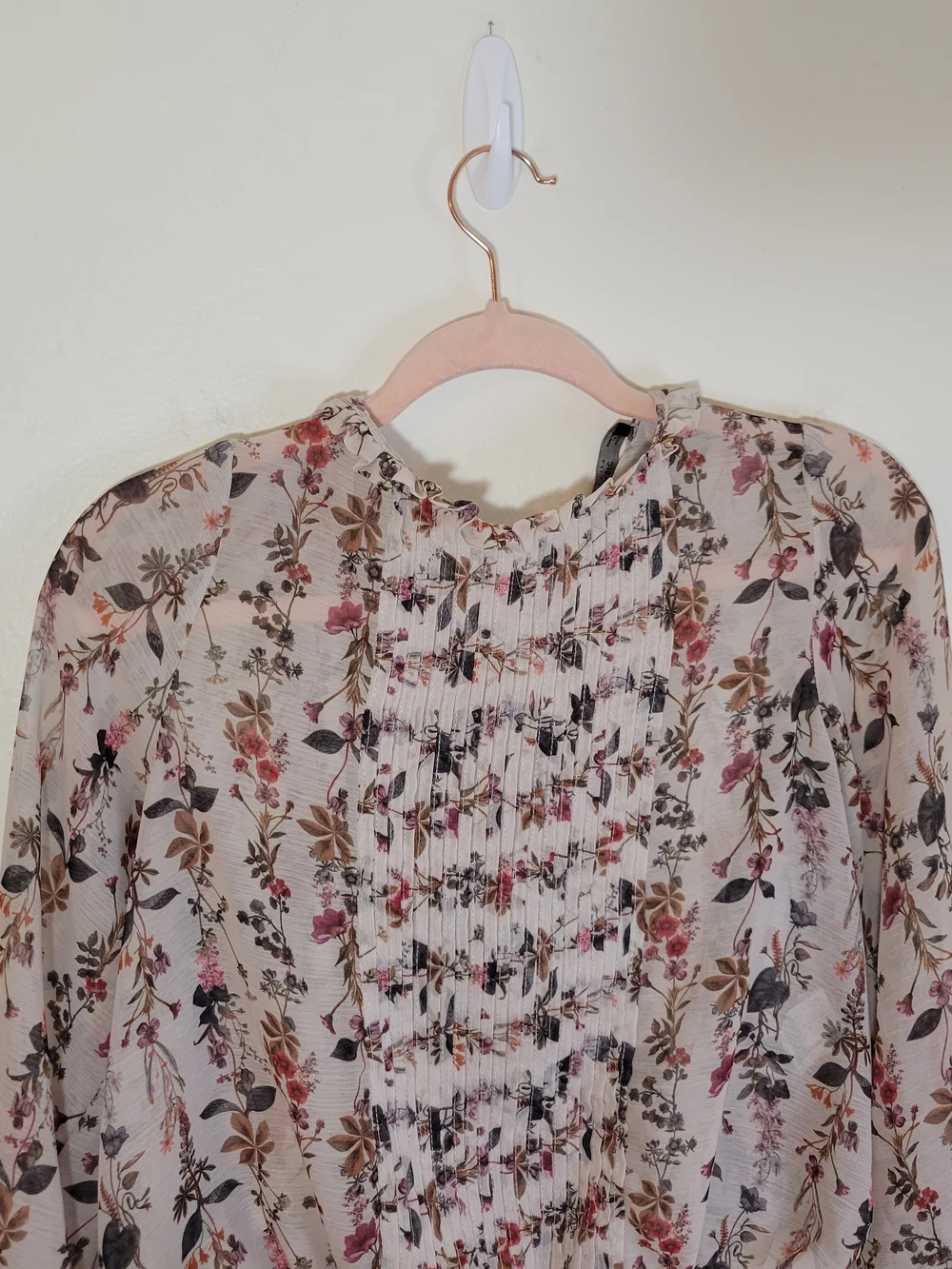 ZARA BASIC COLLECTION SIZE S WOMEN Floral Ruffle Tie-Neck Blouse - Pink/Cream